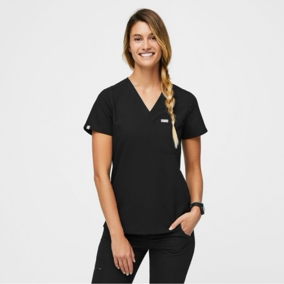 Figs Tops - Figs Catarina One Pocket Scrub Top Technical Collection Size Large Black